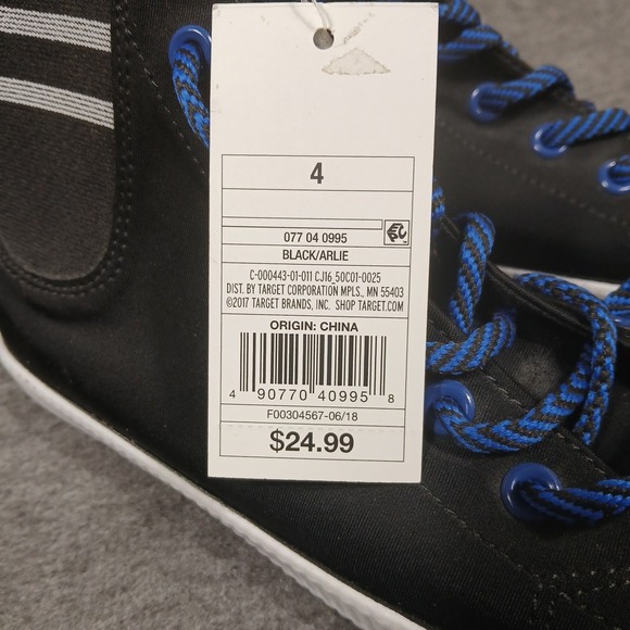 Cat & Jack Size 4 Youth Black/Arlie Sneakers with Blue Laces 077040995 NWT‎ - Picture 4 of 6